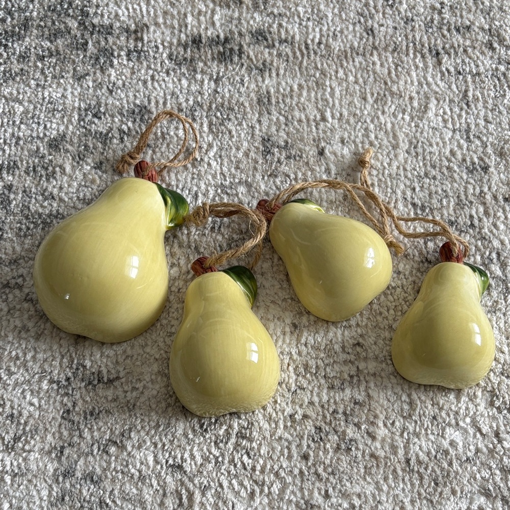 Ceramic pear measuring cups